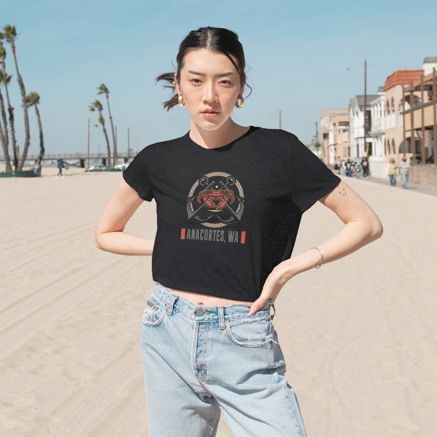ANACORTES CRAB Women's Flowy Cropped Tee